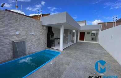 Imagem: A casa possui 3 Dormitórios, 3 Banheiros, 4 Vagas na garagem