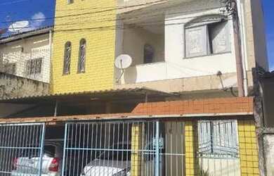 Imagem: A casa possui 3 Dormitórios, 1 Banheiro, 1 Vaga na garagem