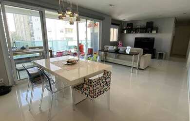 Imagem: O apartamento possui 3 Dormitórios, 5 Banheiros, 2 Vagas na