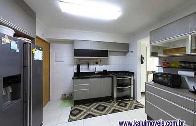 Imagem: O apartamento possui 3 Dormitórios, 2 Banheiros, 2 Vagas na