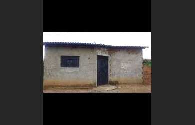 Imagem: A casa possui 2 Dormitórios, 1 Banheiro e 200m² de Área e