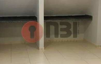 Imagem: O depósito possui 5 Vagas na garagem, 920m² de Área e está