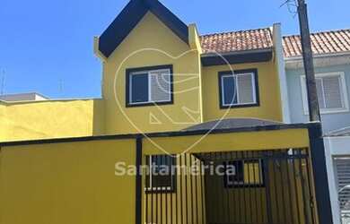 Imagem: A casa possui 3 Dormitórios, 1 Banheiro, 1 Vaga na garagem