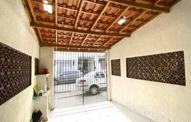 Imagem: A casa possui 2 Dormitórios, 2 Banheiros, 1 Vaga na garagem