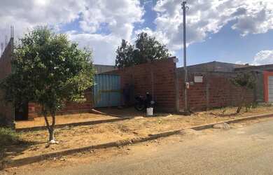 Imagem: O terreno possui 450m² de Área e está localizado em Quinta