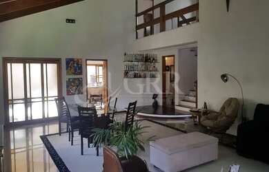 Imagem: A casa em condomínio possui 4 Dormitórios, 5 Banheiros, 4