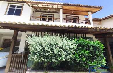 Imagem: A casa em condomínio para alugar possui 3 Dormitórios, 1 Banheiro