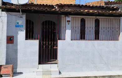 Imagem: A casa possui 2 Dormitórios e 1 Banheiro e está localizado