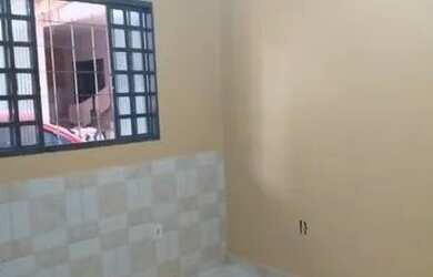 Imagem: A casa possui 1 Dormitório, 1 Banheiro, 2 Vagas na garagem