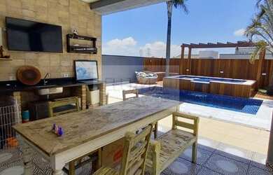 Imagem: A casa em condomínio possui 3 Dormitórios, 5 Banheiros, 4