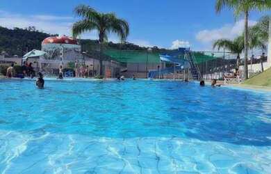 Imagem: A casa em condomínio possui 2 Dormitórios, 2 Banheiros, 1