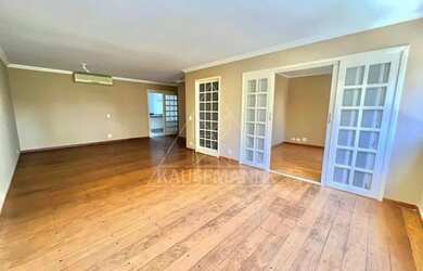 Imagem: O apartamento possui 3 Dormitórios, 1 Banheiro, 2 Vagas na