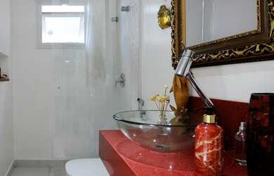 Imagem 4: Casa maravilhosa de alto padrão em condomínio fechado no bairro Rio...