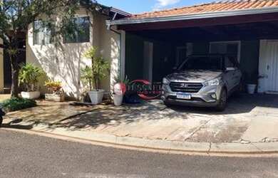 Imagem: A casa em condomínio possui 3 Dormitórios, 2 Banheiros, 2