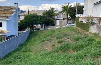 Imagem: O terreno possui 450m² de Área e está localizado em Villaggio