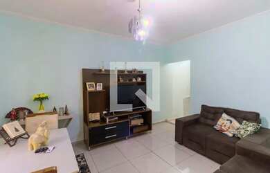 Imagem: A casa possui 2 Dormitórios, 3 Banheiros, 2 Vagas na garagem