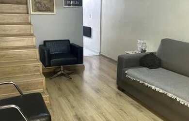 Imagem: A casa em condomínio possui 2 Dormitórios, 2 Banheiros, 2