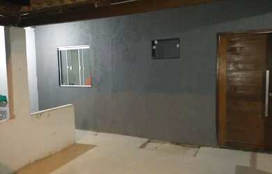 Imagem: A casa possui 3 Dormitórios, 3 Banheiros, 1 Vaga na garagem