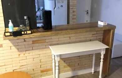 Imagem: O apartamento possui 2 Dormitórios, 1 Banheiro, 1 Vaga na garagem