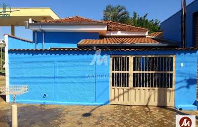 Imagem: A casa possui 2 Dormitórios, 2 Banheiros, 1 Vaga na garagem