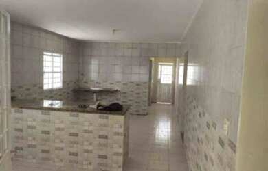 Imagem: A casa possui 2 Dormitórios, 2 Banheiros, 1 Vaga na garagem