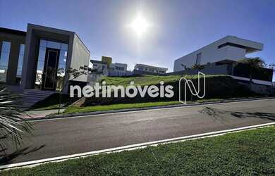 Imagem: O terreno possui 600m² de Área e está localizado em Santa