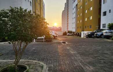 Imagem: O apartamento possui 3 Dormitórios, 1 Banheiro, 1 Vaga na garagem