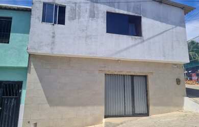 Imagem: A casa possui 2 Dormitórios, 2 Banheiros, 1 Vaga na garagem