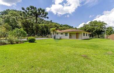 Imagem: A fazenda possui 160m² de Área e está localizado em Águas