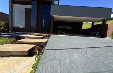 Imagem: A casa em condomínio possui 3 Dormitórios, 3 Banheiros, 4