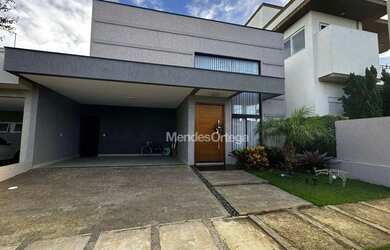 Imagem: A casa em condomínio possui 3 Dormitórios, 4 Banheiros, 4