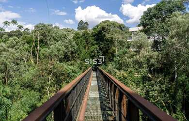 Imagem: O terreno possui 700m² de Área e está localizado em Campo