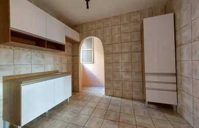 Imagem 11: 3/4 , 2 suites 1 andar em rua Publica