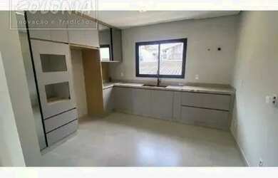 Imagem: A casa possui 2 Dormitórios, 4 Banheiros, 2 Vagas na garagem