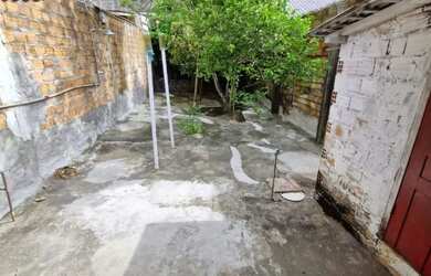 Imagem: A casa possui 4 Dormitórios, 3 Banheiros, 1 Vaga na garagem