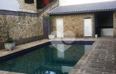 Imagem: A casa em condomínio possui 5 Dormitórios, 2 Banheiros, 3