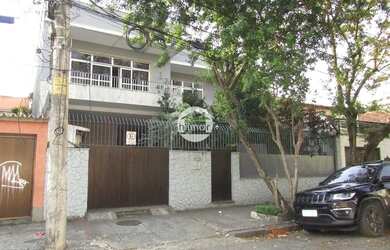 Imagem: A casa possui 4 Dormitórios, 1 Banheiro, 406m² de Área, Piscina