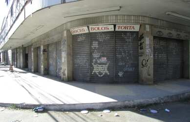 Imagem: O depósito possui 5 Vagas na garagem e 297m² de Área e está