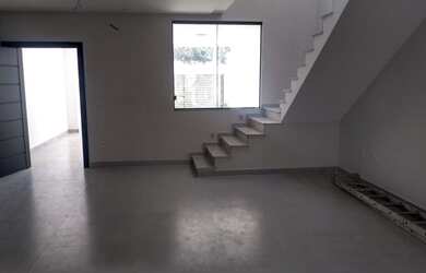 Imagem: A casa possui 3 Dormitórios, 1 Banheiro, 4 Vagas na garagem