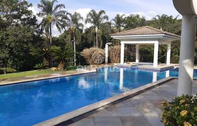 Imagem: A casa em condomínio possui 4 Dormitórios, 5 Banheiros, 5