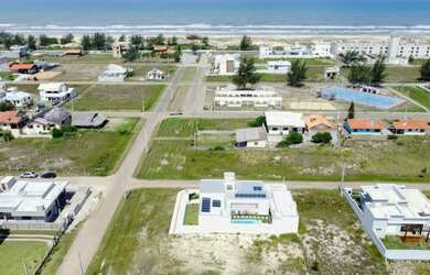 Imagem 2: Casa Alto padrão de Esquina no bairro Turimar - Balneário Gaivota -...