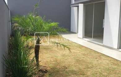 Imagem: A casa em condomínio possui 3 Dormitórios, 2 Banheiros, 2