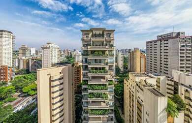 Imagem: O apartamento possui 5 Dormitórios, 5 Banheiros, 5 Vagas na