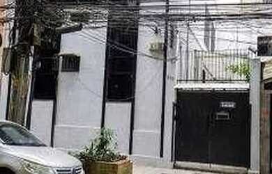 Imagem: A casa em condomínio possui 1 Dormitório, 4 Banheiros, 274m²