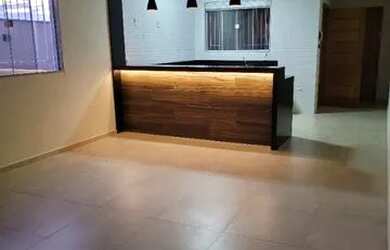 Imagem: A casa possui 3 Dormitórios, 3 Banheiros, 2 Vagas na garagem