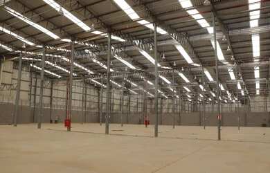 Imagem: O depósito possui 4 Vagas na garagem, 9.767m² de Área e