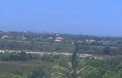 Imagem: O terreno possui 200m² de Área e está localizado em Arembepe