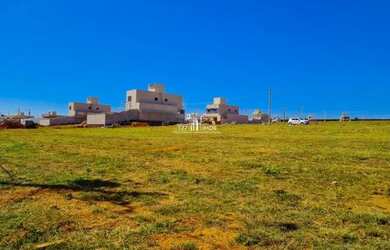 Imagem: O terreno possui 254m² de Área, Imóvel novo e está localizado