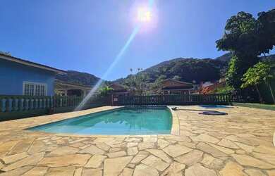 Imagem: A casa em condomínio possui 3 Dormitórios, 2 Banheiros, 2