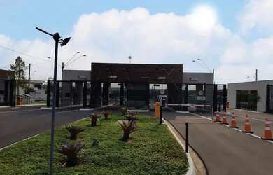 Imagem: O terreno à venda possui e está localizado em Samambaia Parque